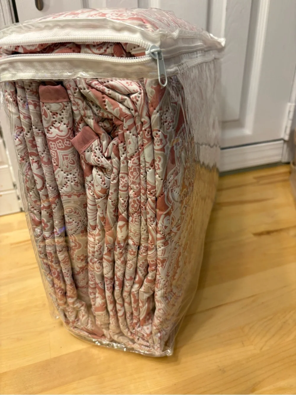 Quilted Paisley in Blush and Cream king size bed new